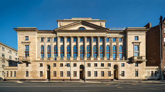 Bolshoy avenue V.O., 80R